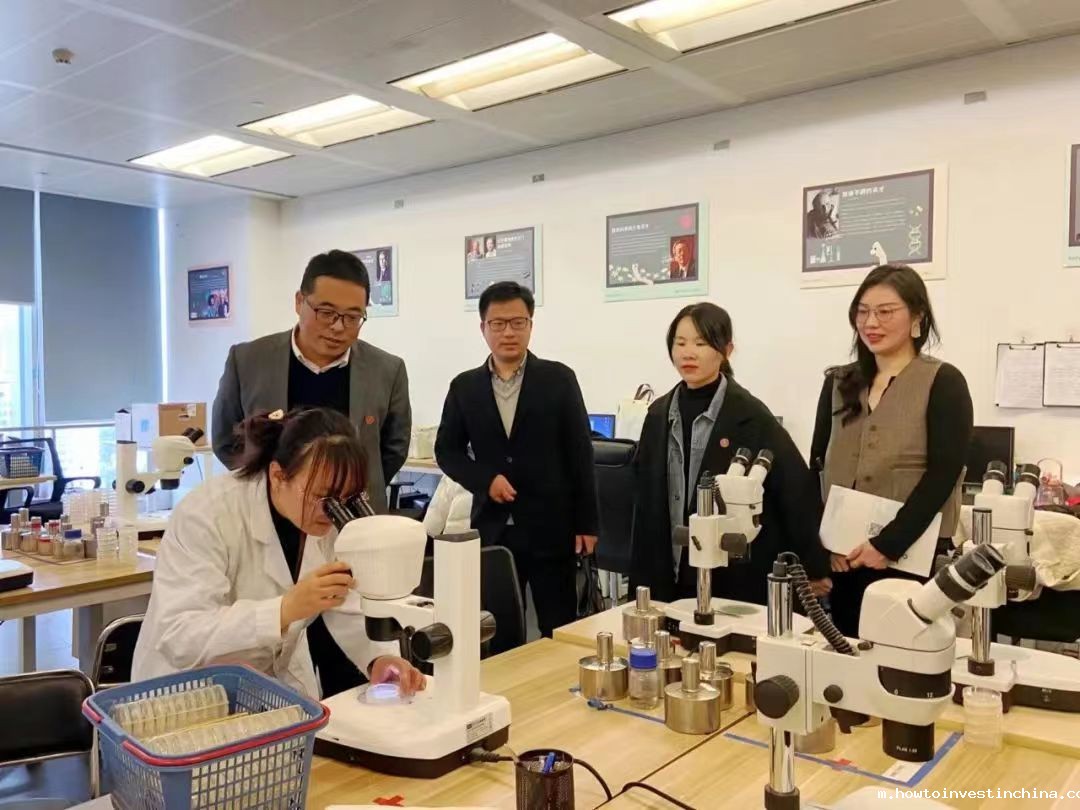 校领导带队开展访企拓岗暨校友走访活动